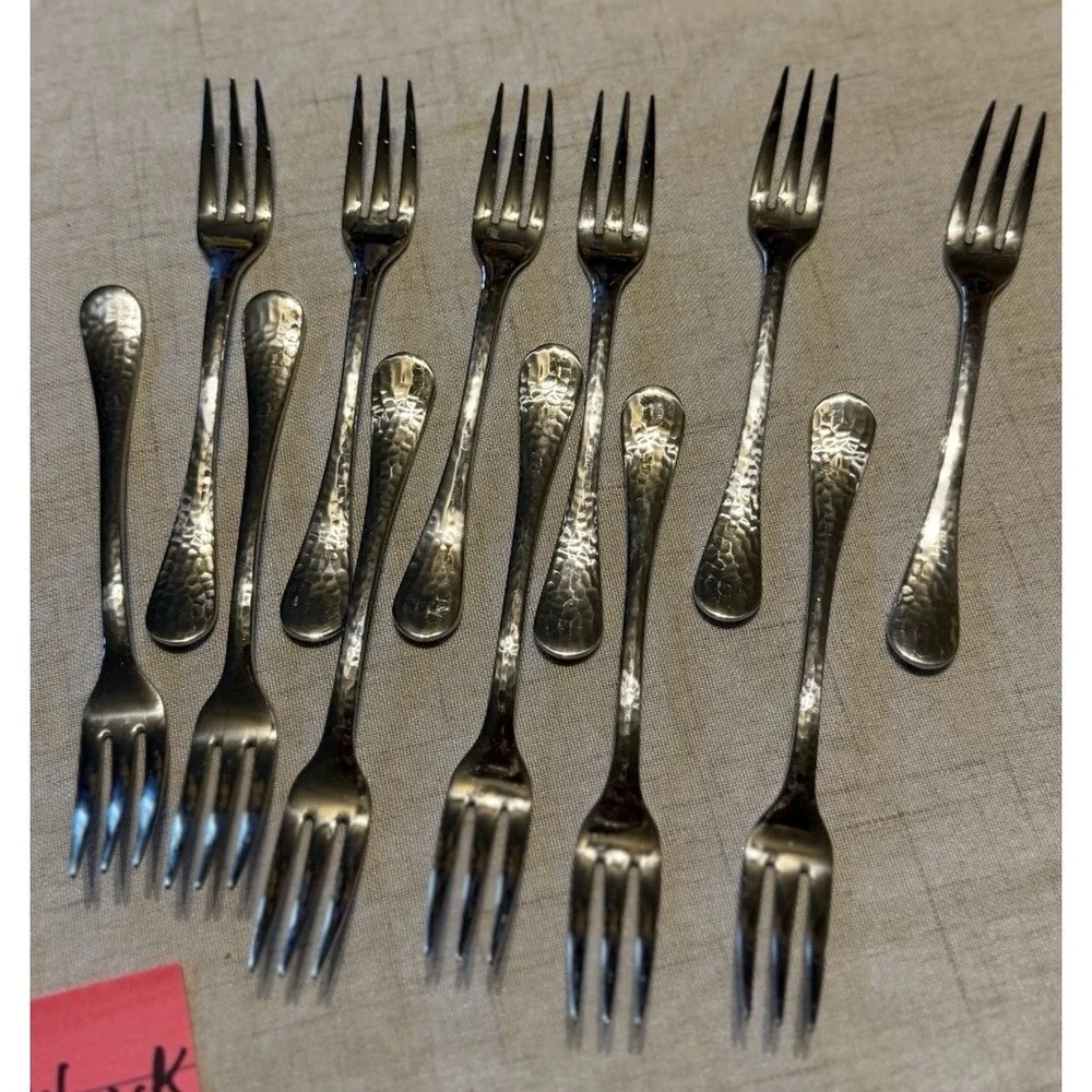 Ginkgo Helmick Hammered 18/10 Stainless Steel Flatware Set - High Quality 30 Pc